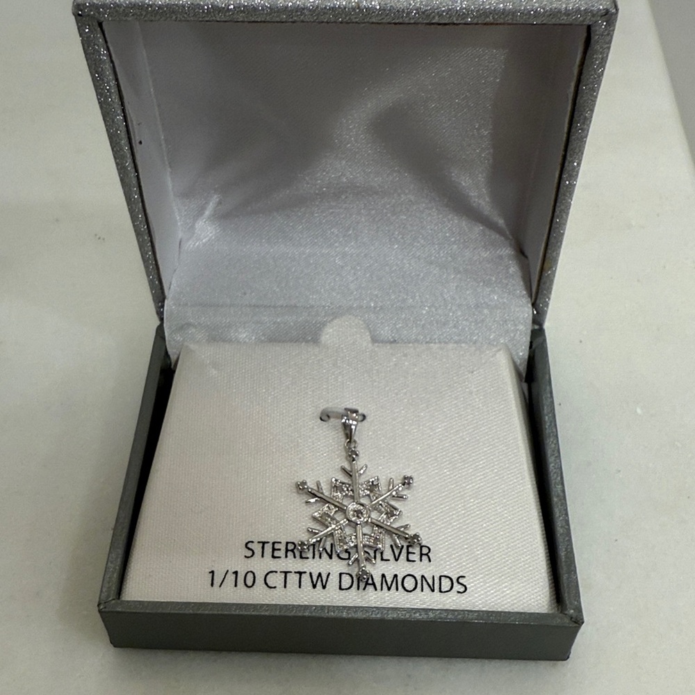 Sterling Silver Snowflake Pendant